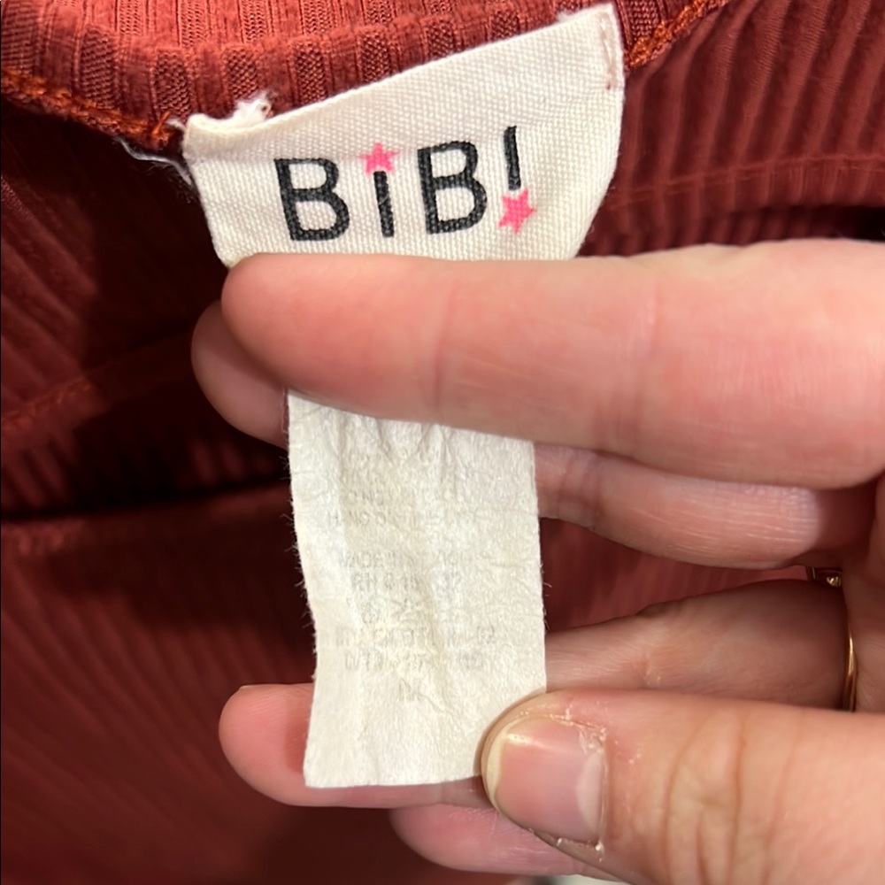 Bibi Women's Ribbed Rust Top - Picture 2 of 4
